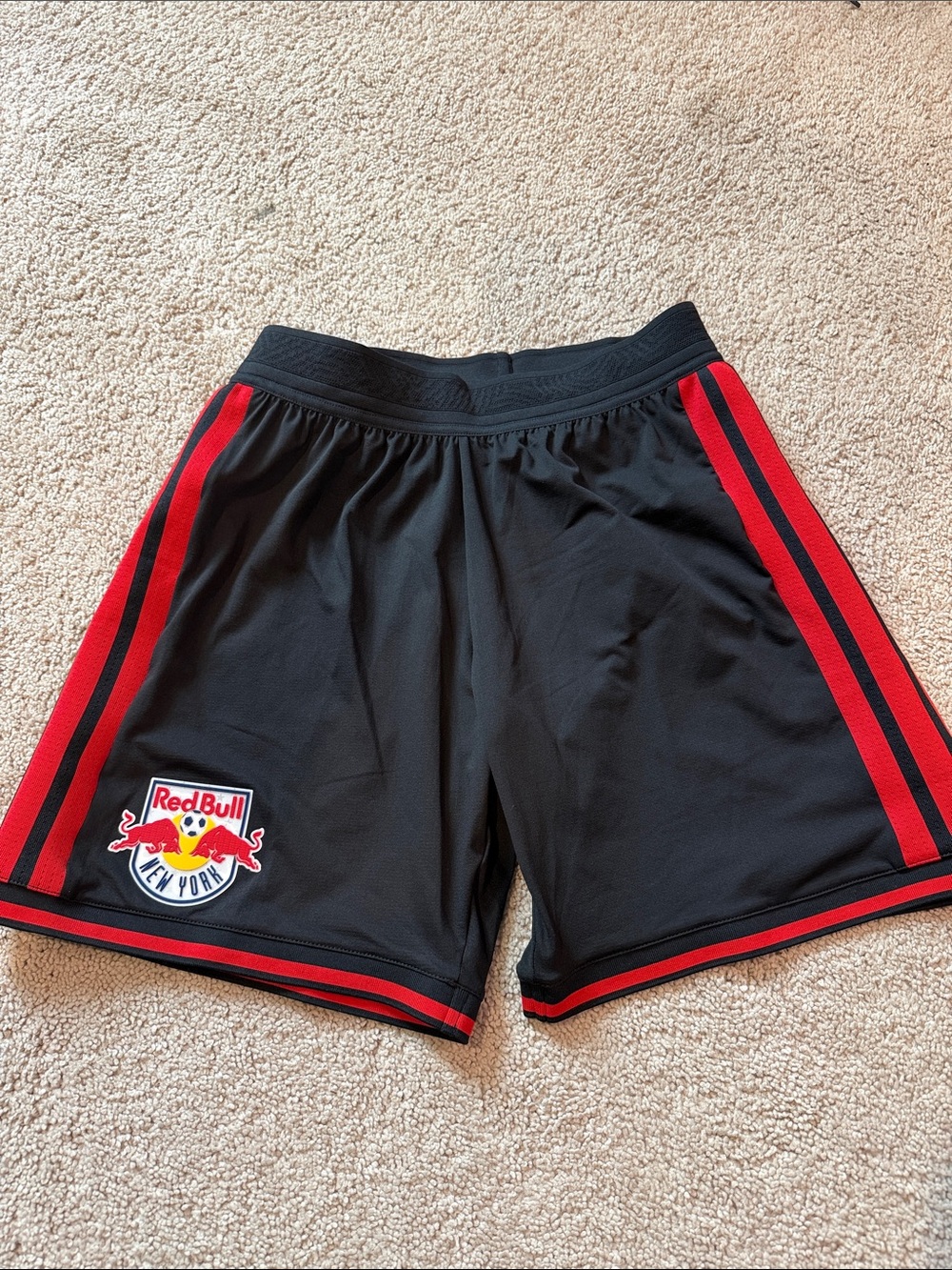 NWT adidas’s NY REDBULL Black & Red Training Shorts, men’s medium